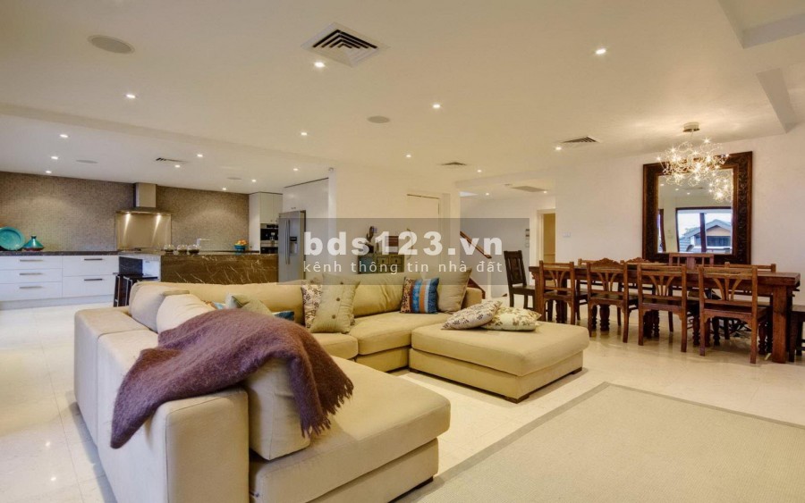 Bán nhà 1 trệt 2 lầu hẻm 213/ Lê Hồng Phong hướng Đông nam