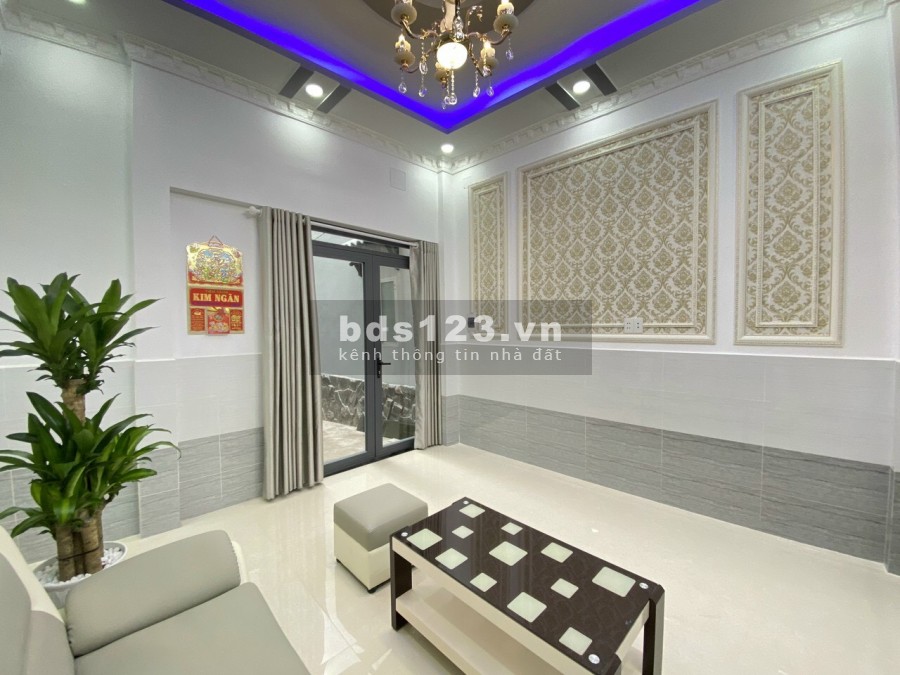 Bán rẻ nhà đẹp 4x12m, sổ riêng vay được, 2 tỷ 400, Đường Huỳnh Tấn Phát, TT Nhà Bè, tặng nội thất