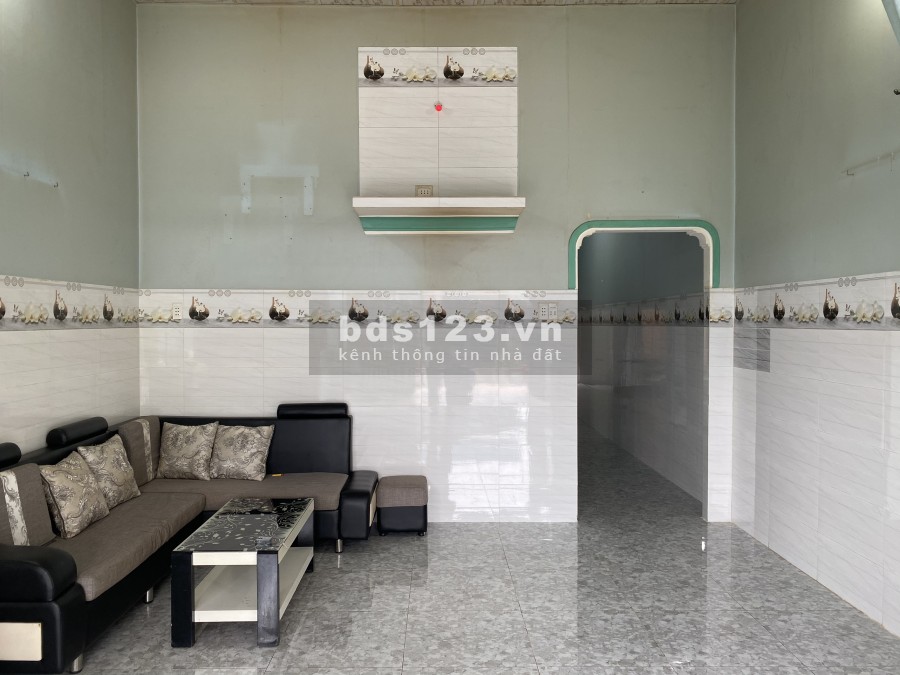 VỢ CHỒNG LY HÔN BÁN GẤP NHÀ CẤP 4, MỚI XÂY DIỆN TÍCH 150M2 , SHR, T/C 100% , GIÁ RẺ. LH: 0969.739.583