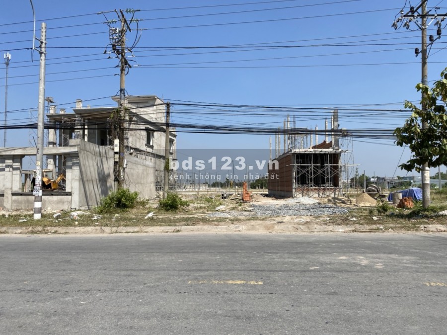 Chính chủ nền thổ cư 200m2, sổ đỏ, Mặt tiền Nguyễn Trung Trực
