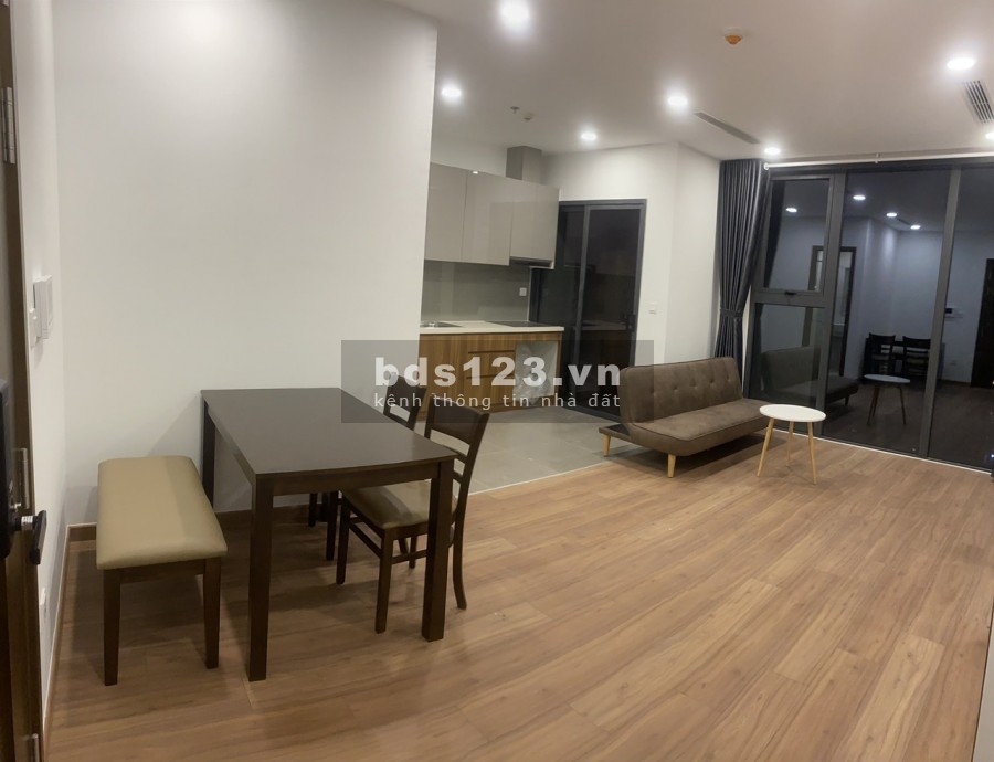 Cho thuê nhanh căn hộ 2PN Eco Green Q7 full nội thất 10 triệu/tháng. Tầng cao view sông thoáng mát. LH: 0933120416