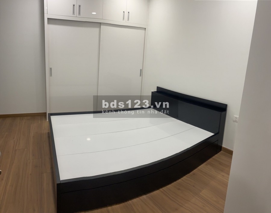 Cho thuê nhanh căn hộ 2PN Eco Green Q7 full nội thất 10 triệu/tháng. Tầng cao view sông thoáng mát. LH: 0933120416