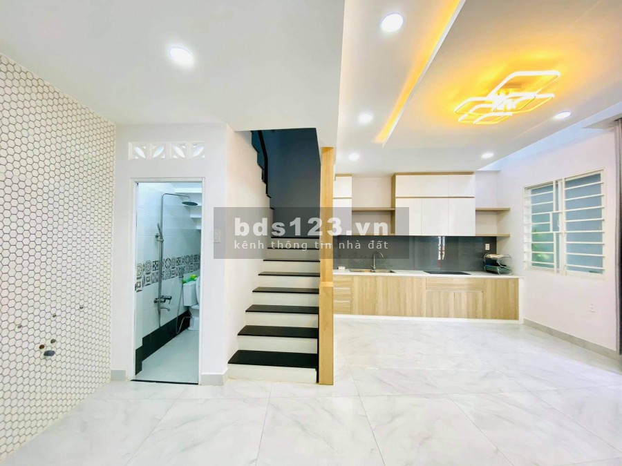 Kẹt tiền cần bán gấp nhà HXH 5 tầng Nơ Trang Long 5 tầng 45m2, ngang 6m, giá cực rẻ