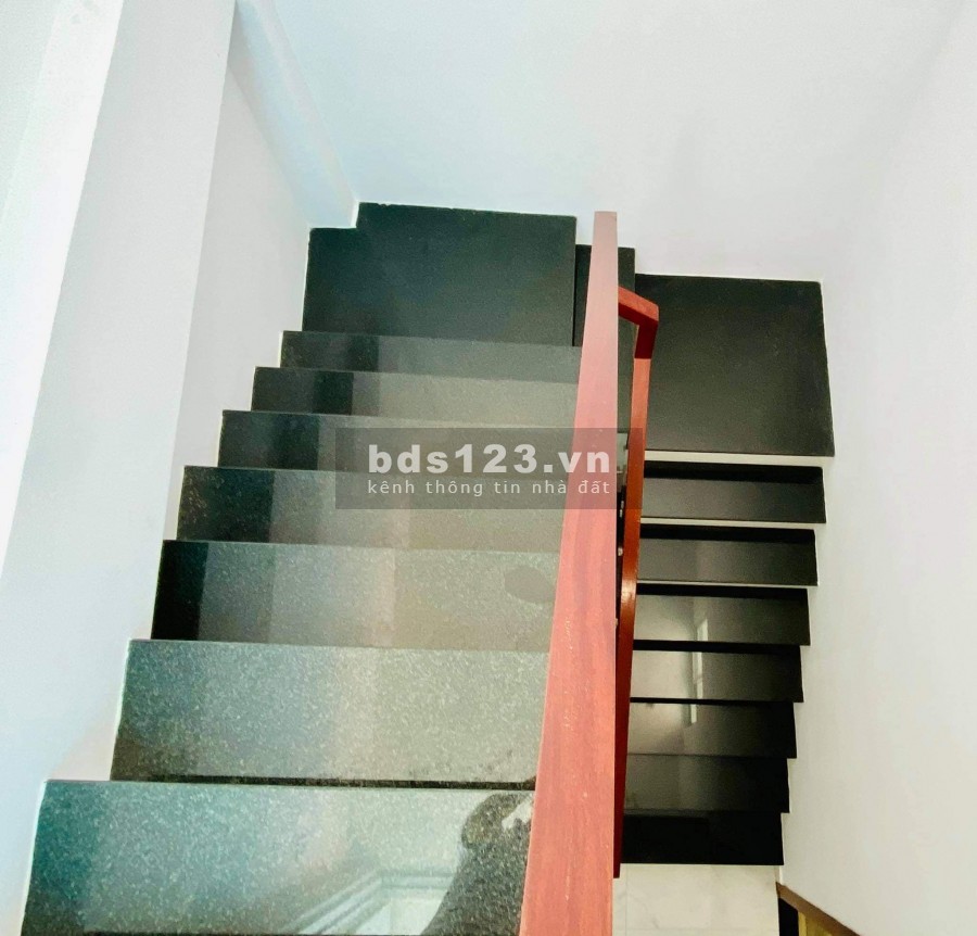 Kẹt tiền cần bán gấp nhà HXH 5 tầng Nơ Trang Long 5 tầng 45m2, ngang 6m, giá cực rẻ
