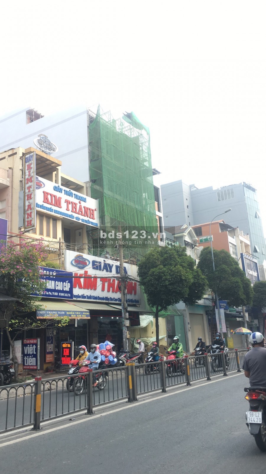 Cho thuê nhà mới 100% MTKD Hòa Bình 9.4x17m 7 tầng( gần Đầm Sen )