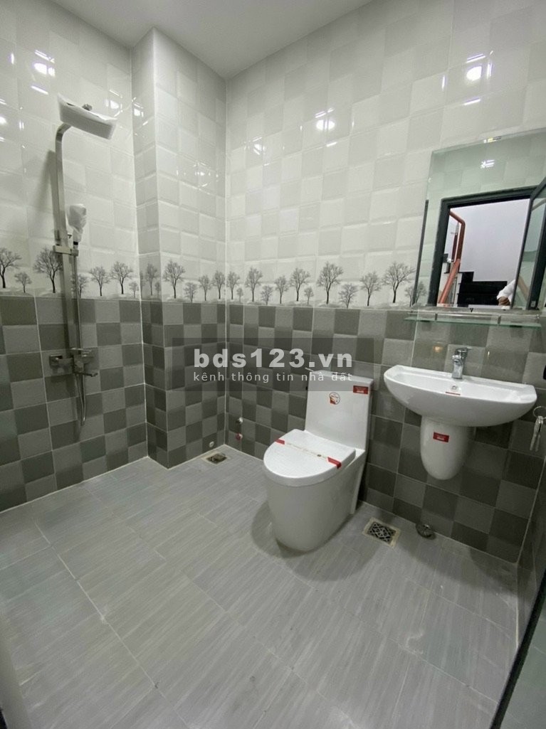 Nhà lô góc nở hậu, 1 trệt 2 lầu, mới 100%