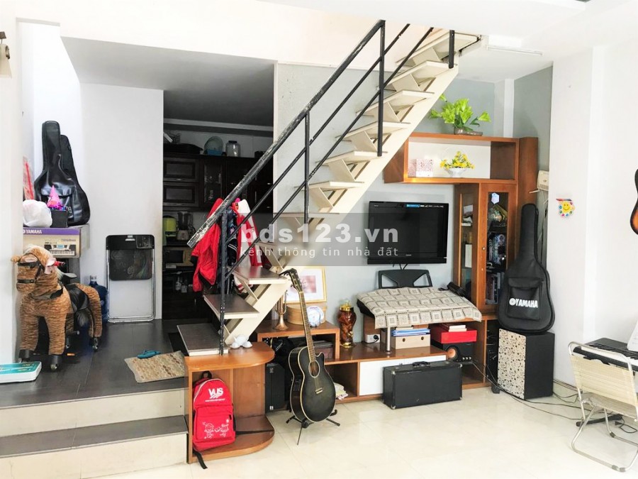 Cho thuê nhà riêng đường Phan Đăng Lưu, P. 5, Phú Nhuận. DT 5x9.3m, 1 trệt 1 lầu. Giá 10.5 triệu