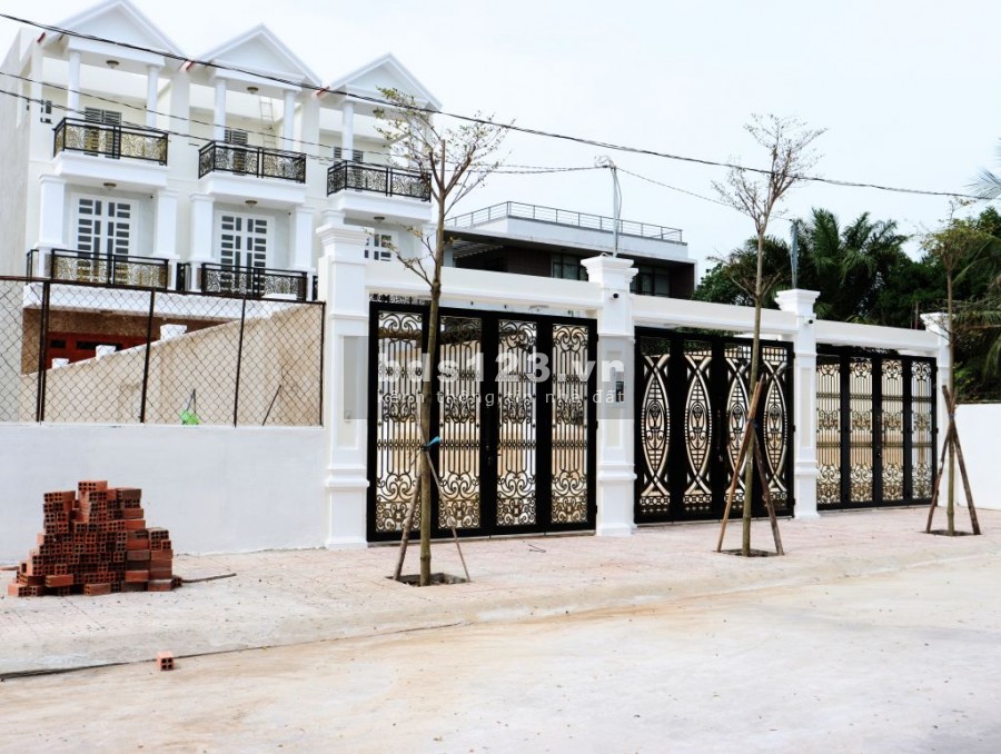 Phường Hiệp Bình Chánh Bán nhà View Sông, đường 38 diện tích 149 m², 1 trệt 2 lầu, Hiệp Bình Chánh, Thủ Đức