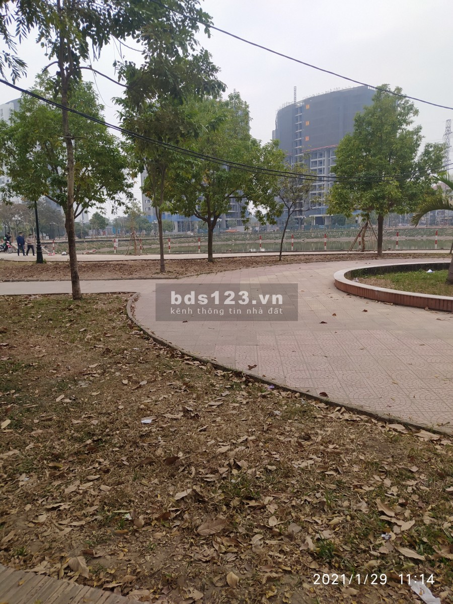 Cho thuê Văn phòng tầng 2 KĐT Sài Đồng. DT 200m2