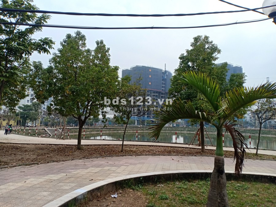 Cho thuê Văn phòng tầng 2 KĐT Sài Đồng. DT 200m2