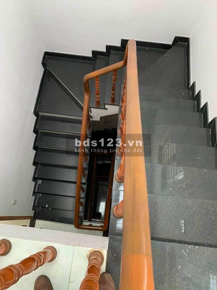 Nhà Cần Bán Gấp DT 48m2, 4 Lầu, 4 WC, 5PN, Nở Hậu, P2, TB, Giá 4.6t tỷ