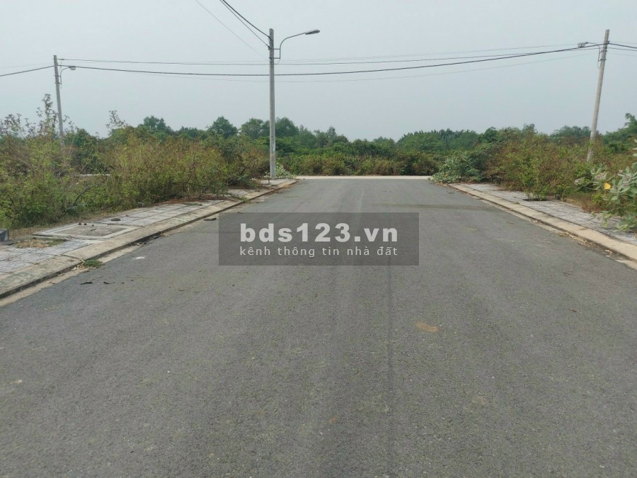 Bán gấp lô đất 64m2 dự án Blue Diamond đường số 8, Phường Long Phước, Quận 9, giá 2.1 tỷ