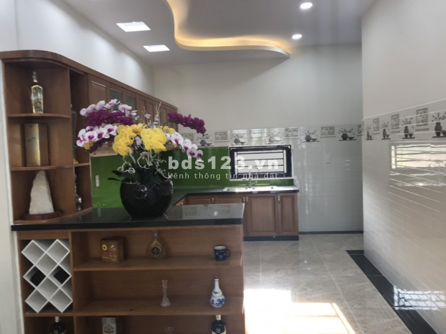 Cho thuê nhà 2 lầu mới xây đầy đủ nội thất 5tr /tháng