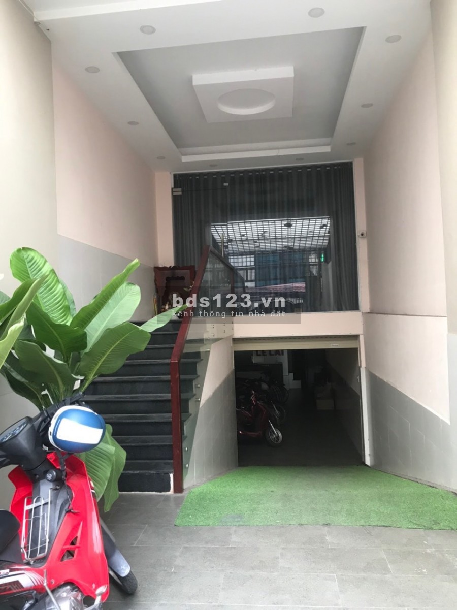 Bán khách sạn Nguyễn Thái Sơn Gò Vấp 104m2 5 tầng 14 phòng chỉ 15.3 tỷ.