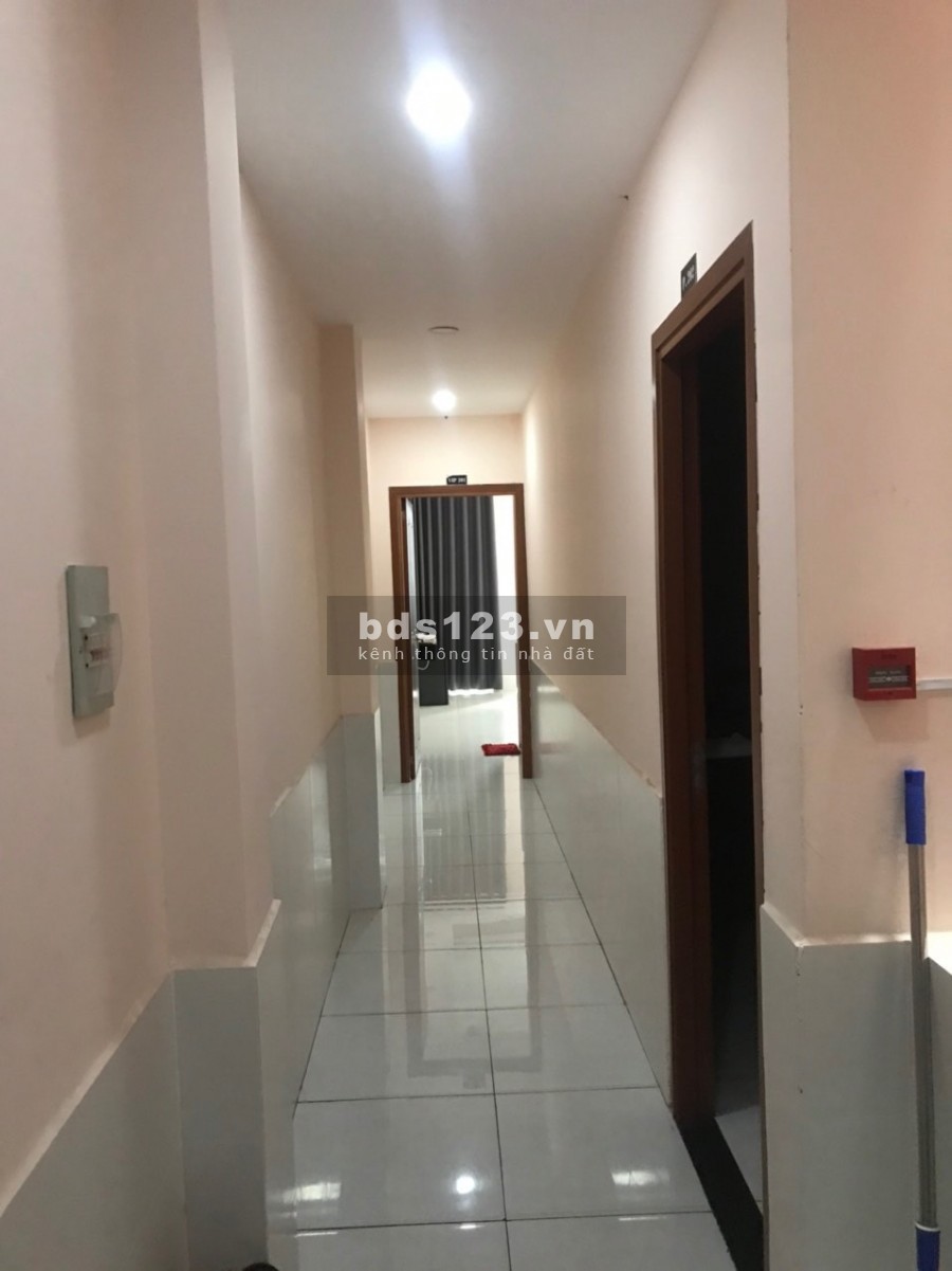 Bán khách sạn Nguyễn Thái Sơn Gò Vấp 104m2 5 tầng 14 phòng chỉ 15.3 tỷ.