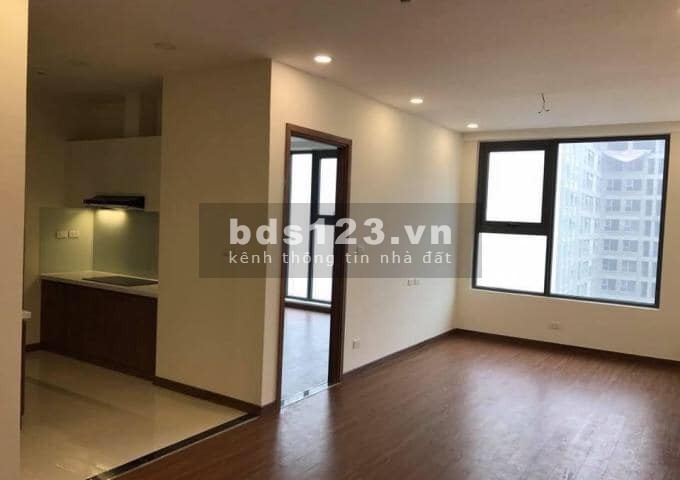 Chính chủ bán gấp căn hộ ở Eco Green City 2PN, 75m thông thủy, giá 2.15 tỷ.