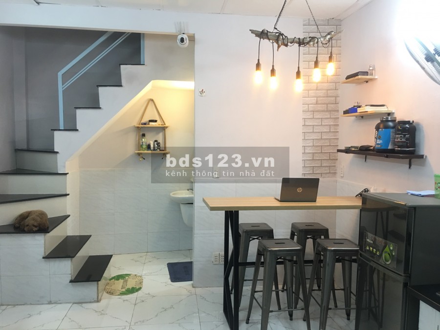 Chính chủ cần bán nhà vị trí đẹp tại đường Trần Hưng Đạo, Phường Cô Giang, Quận 1