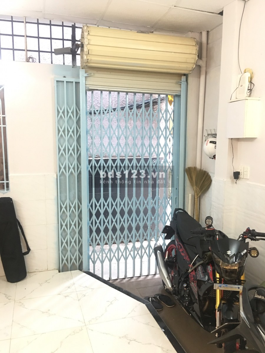 Chính chủ cần bán nhà vị trí đẹp tại đường Trần Hưng Đạo, Phường Cô Giang, Quận 1