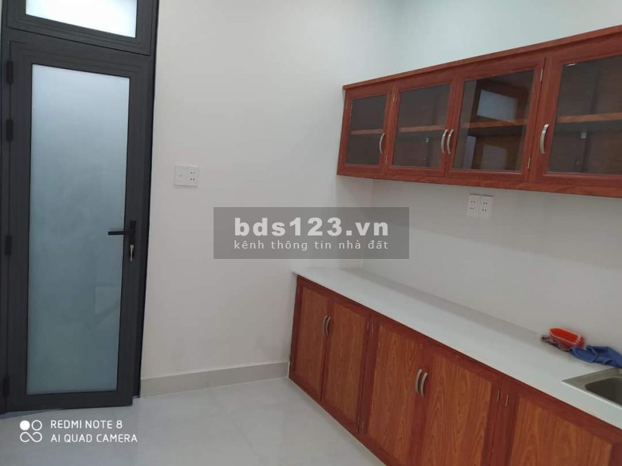 Bán gấp nhà riêng, Tôn Đản, P4, Q4, 57m2, 2 lầu, SHR, chỉ 3,9 tỷ TL