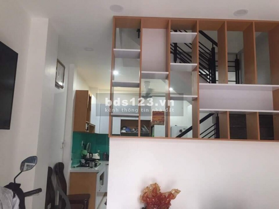 Bán Nhà Hẻm 686 CMT8, Tân Bình, tp Hồ Chí Minh giá nhỉnh 4 tỷ chút xíu.