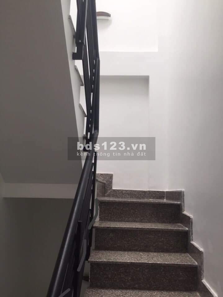 Bán Nhà Hẻm 686 CMT8, Tân Bình, tp Hồ Chí Minh giá nhỉnh 4 tỷ chút xíu.