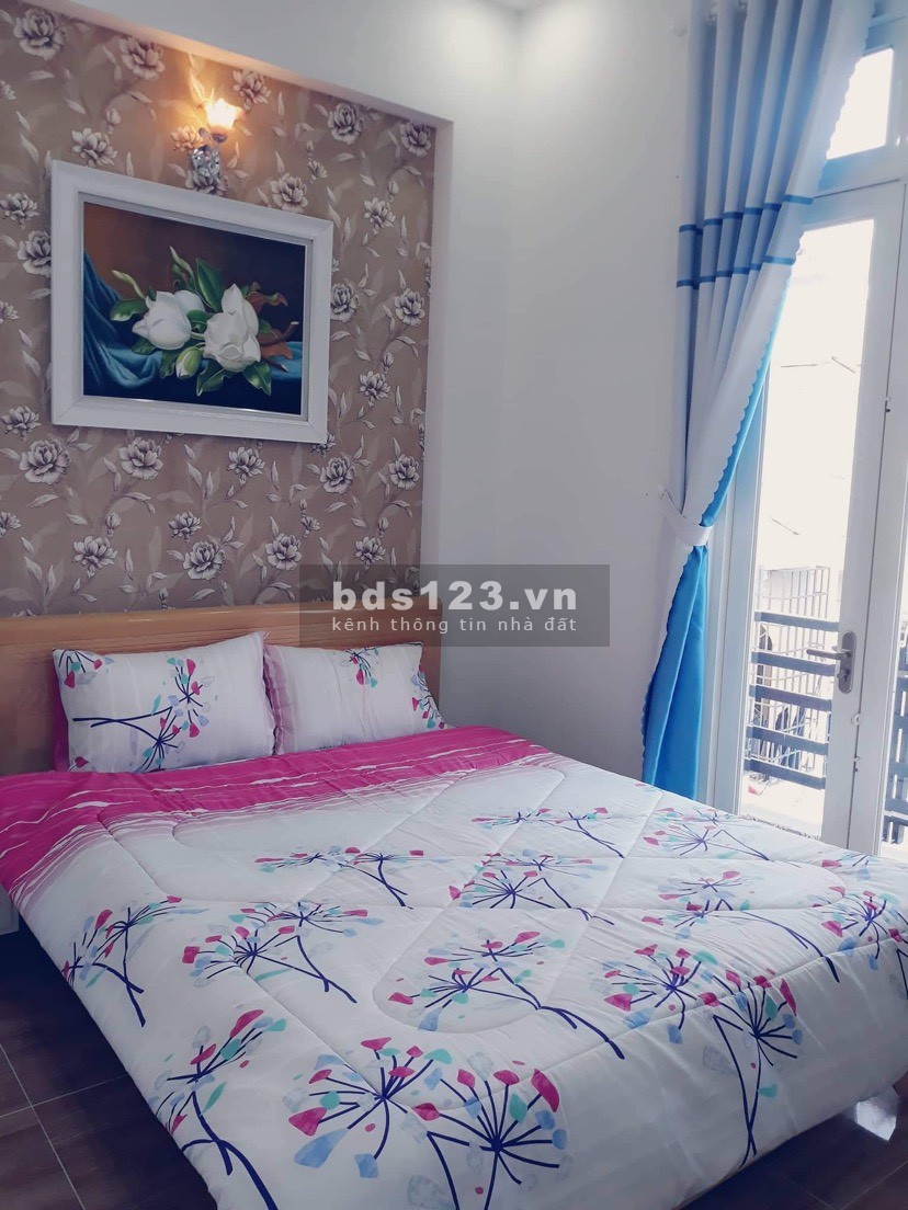 Cho thuê nhà mới xây, 2 mặt tiền, 1 trệt 3 lầu, đầy đủ nội thất, dọn vào ở liền