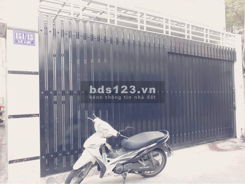 Cho thuê nhà mới xây, 2 mặt tiền, 1 trệt 3 lầu, đầy đủ nội thất, dọn vào ở liền