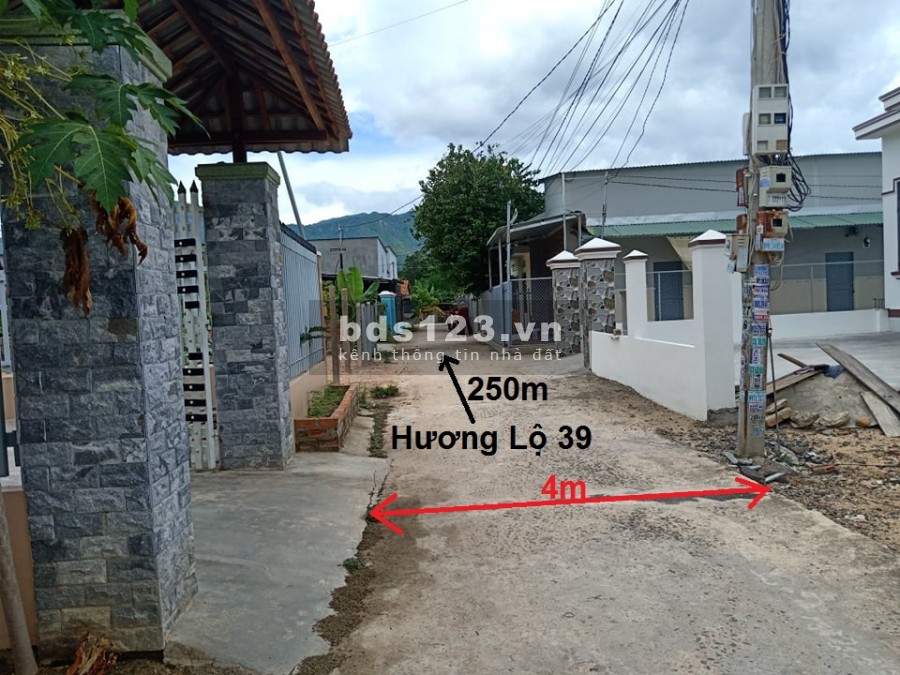 Bán đất tặng nhà 210m2 gần chợ Tân Xương xã Suối Cát giá rẻ LH 0788.558.552