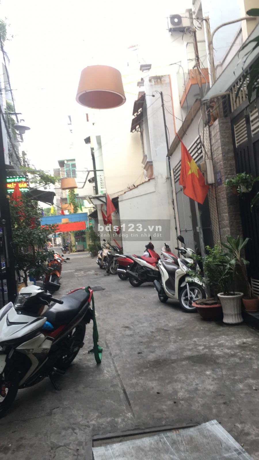 Cho thuê nhà 4x13m 1 lầu hẻm Tân Hương( gần chợ Tân Hương )