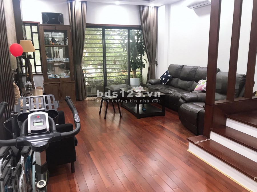 Bán gấp Mặt ngõ Thanh Nhàn giá 1,8 tỷ, 22mx3T, ngõ gần, SĐCC