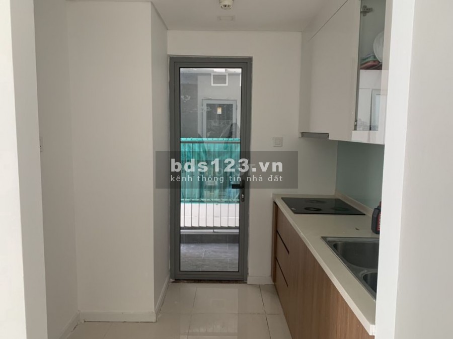 Có căn hộ 74m2, tầng cao, có sẵn nội thất, còn mới cc Rivera Park Sài Gòn, giá 14 triệu/tháng, LHCC
