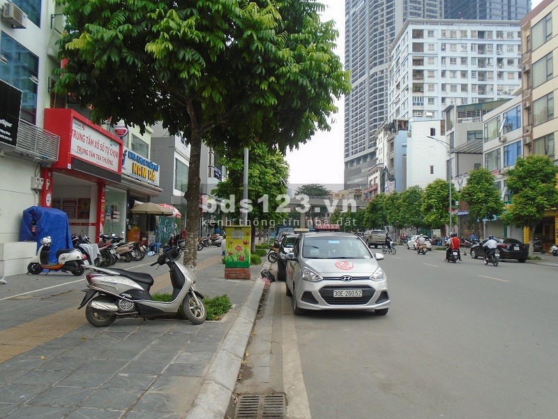 Bán nhà mặt Phố Khúc Thừa Dụ - Cầu Giấy, 175m2, mặt tiền 8m, 79 tỷ.