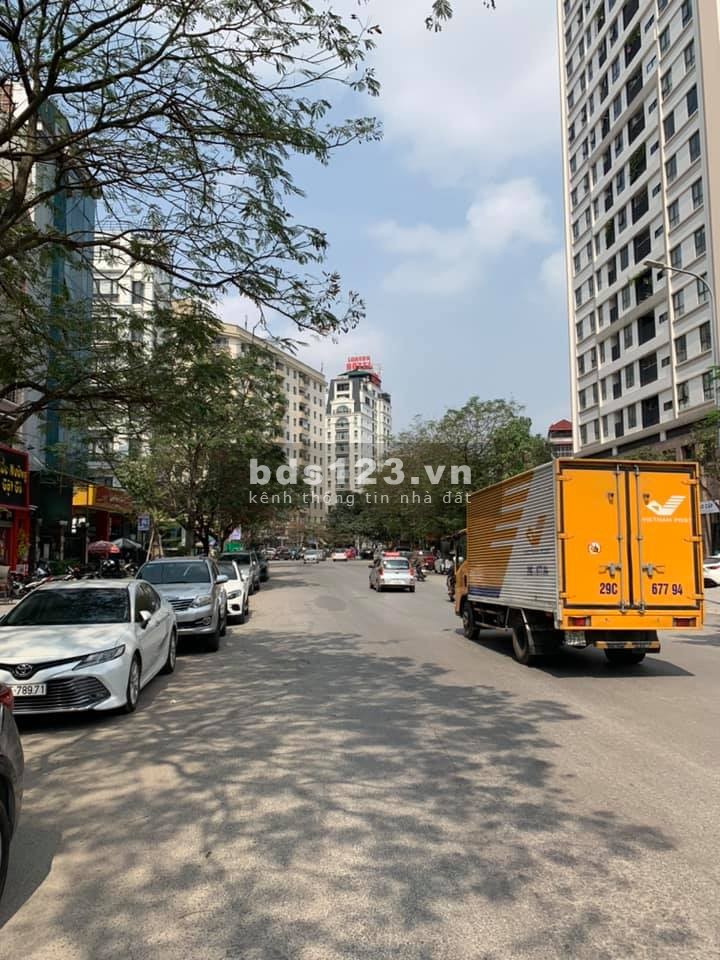 Bán nhà mặt Phố Khúc Thừa Dụ - Cầu Giấy, 175m2, mặt tiền 8m, 79 tỷ.