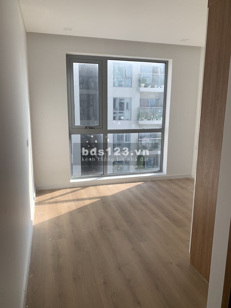 Có căn hộ 74m2, tầng cao, có sẵn nội thất, còn mới cc Rivera Park Sài Gòn, giá 14 triệu/tháng, LHCC