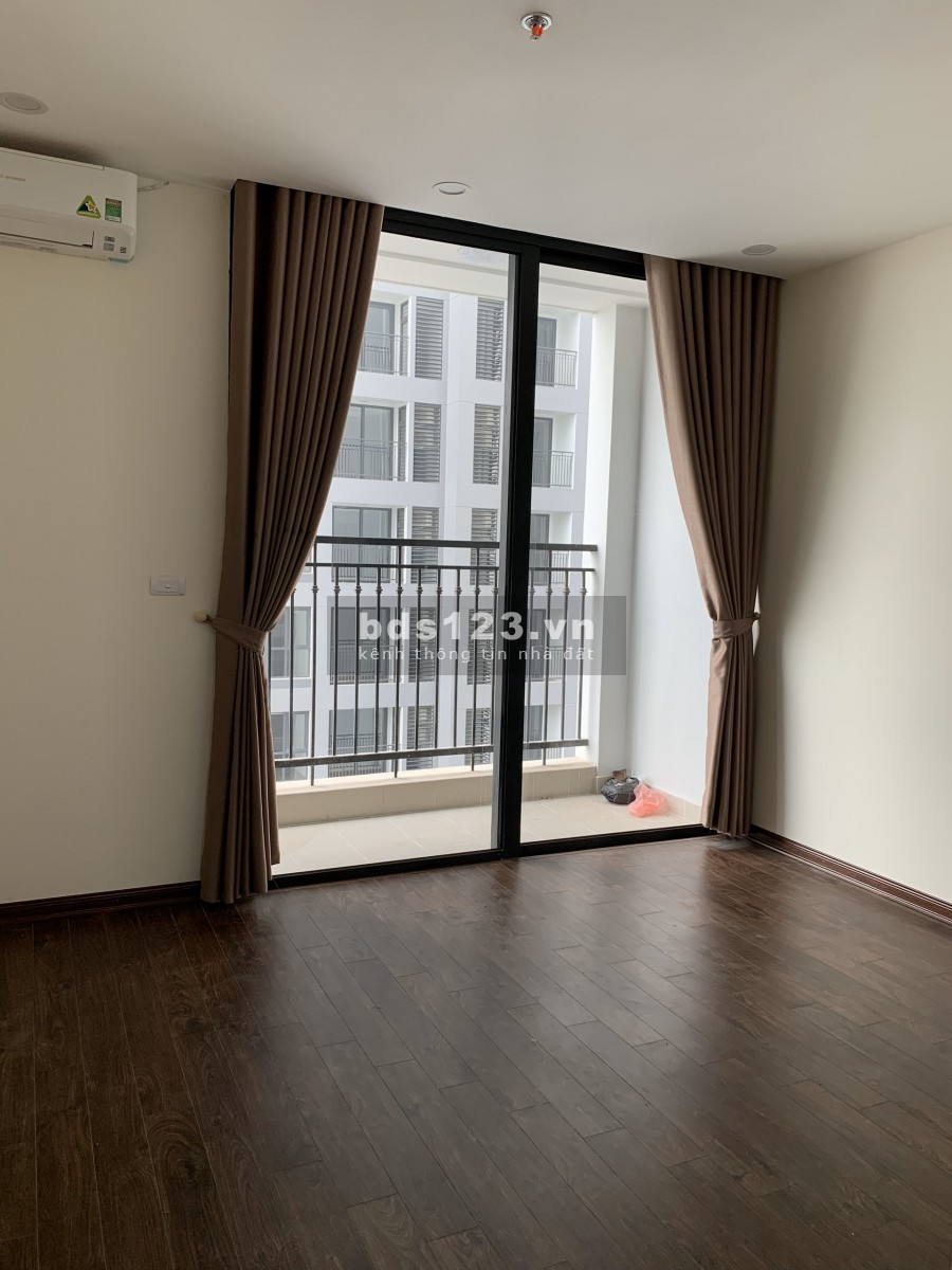 Bán gấp căn hộ studio 28m, giá 1.3 tỷ full NT tại Green Bay Mễ Trì, LH: 0352781220