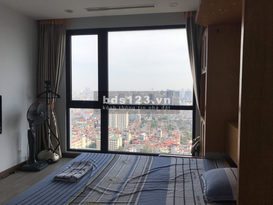 Cần bán gấp căn 93m2 Royal city giá 3.9 tỷ nội thất đầy đủ