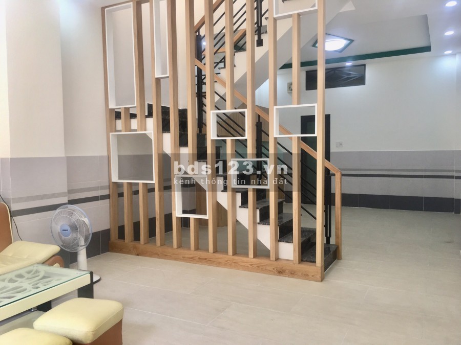 Nhà mới, 1lầu,2pn hẻm rộng 6m, Số 154 Âu Dương Lân P3 Q8