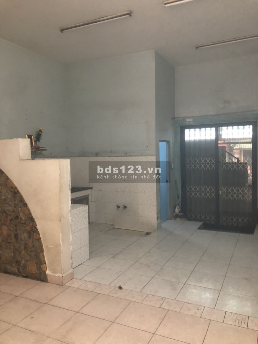 Cho thuê nhà mặt tiền kinh doanh Văn Cao 4.7x15m 2.5 lầu, gía 24 triệu ( gần Nguyễn Sơn )