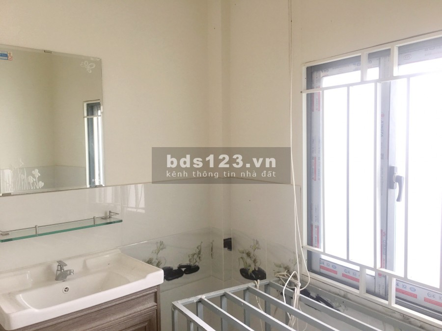 Nhà mới (4.2*12m/1lầu/2pn) hẻm 154 Âu Dương Lân P3 Q8