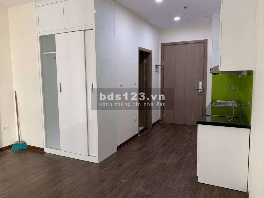 Bán gấp căn hộ studio 28m, giá 1.3 tỷ full NT tại Green Bay Mễ Trì, LH: 0352781220