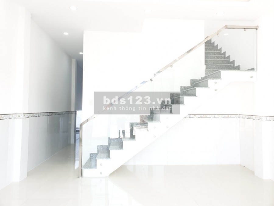 Nhà thật giá thật đường Hoàng Phan Thái 100m2 1 trệt 1 lầu 2.3 tỷ