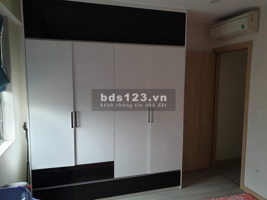 Bán gấp căn hộ 75m ở Eco Green City, 2PN, giá 2.13 tỷ bao phí.