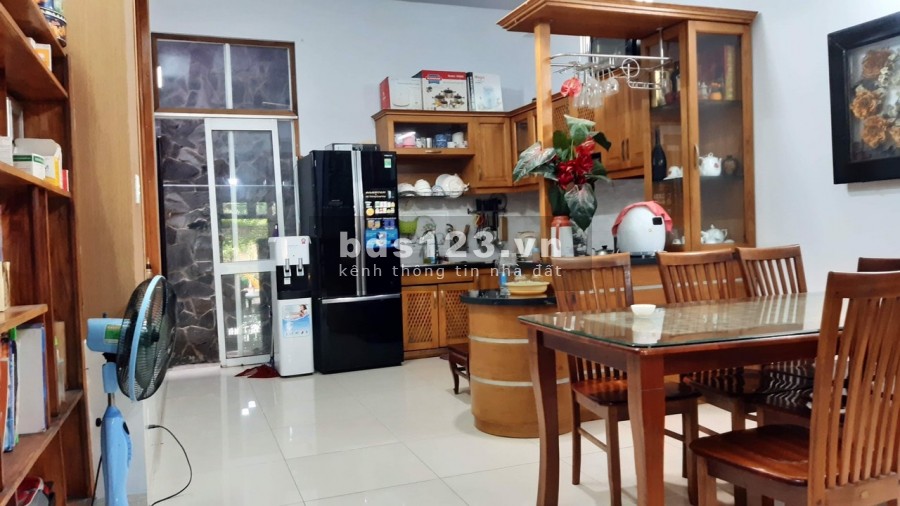 BÁN GẤP NHÀ MT NGUYỄN KHUYẾN TT TP. THỦ ĐỨC, DT 8x23, 2 TẦNG GIÁ 18.2 TỶ, VIP KD