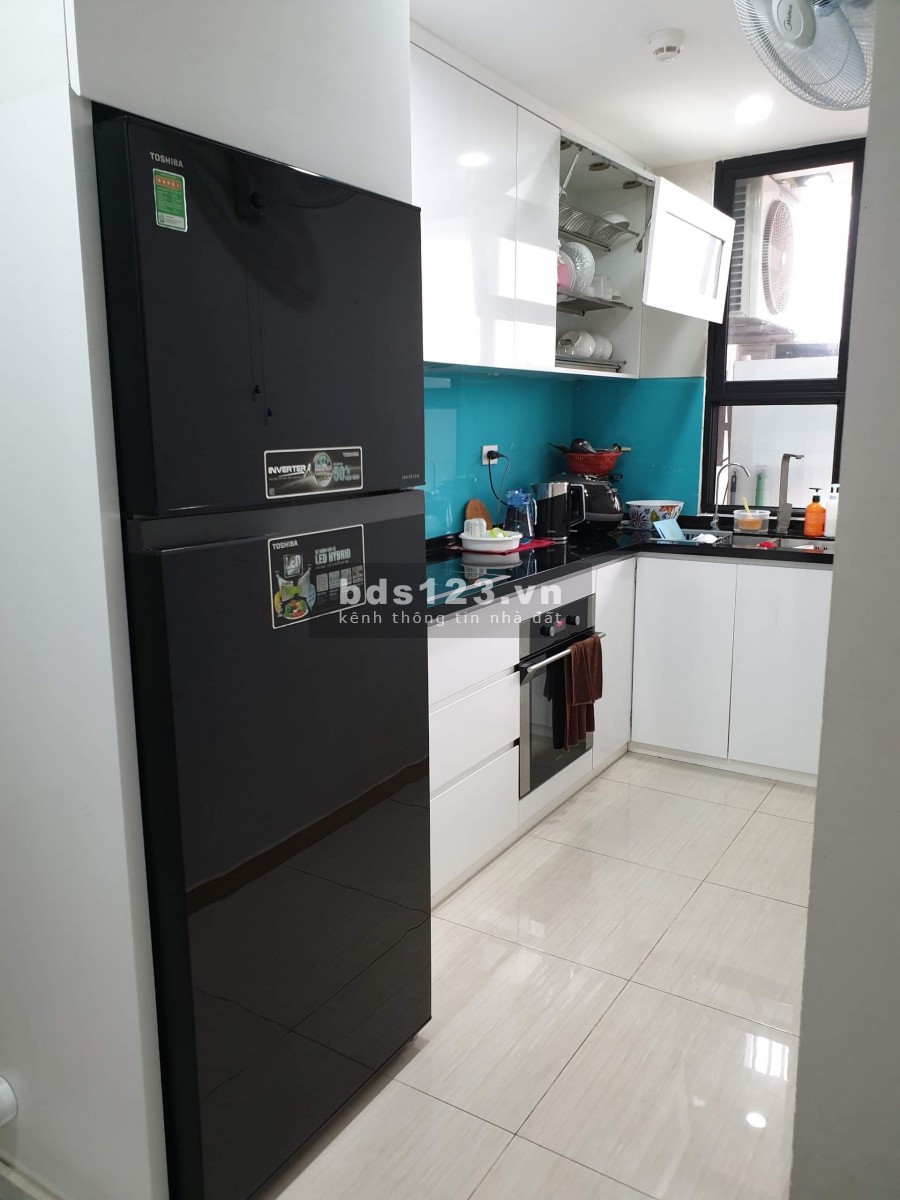Bán gấp căn hộ 75m ở Eco Green City, 2PN, giá 2.13 tỷ bao phí.