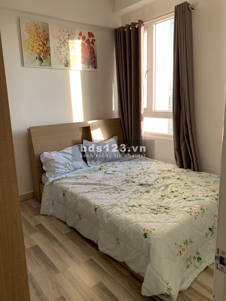 Cần cho thuê căn hộ 2 PN, dtsd 75m2, cc Riverside 90, tầng cao, có sẵn nội thất, giá 13 triệu/tháng