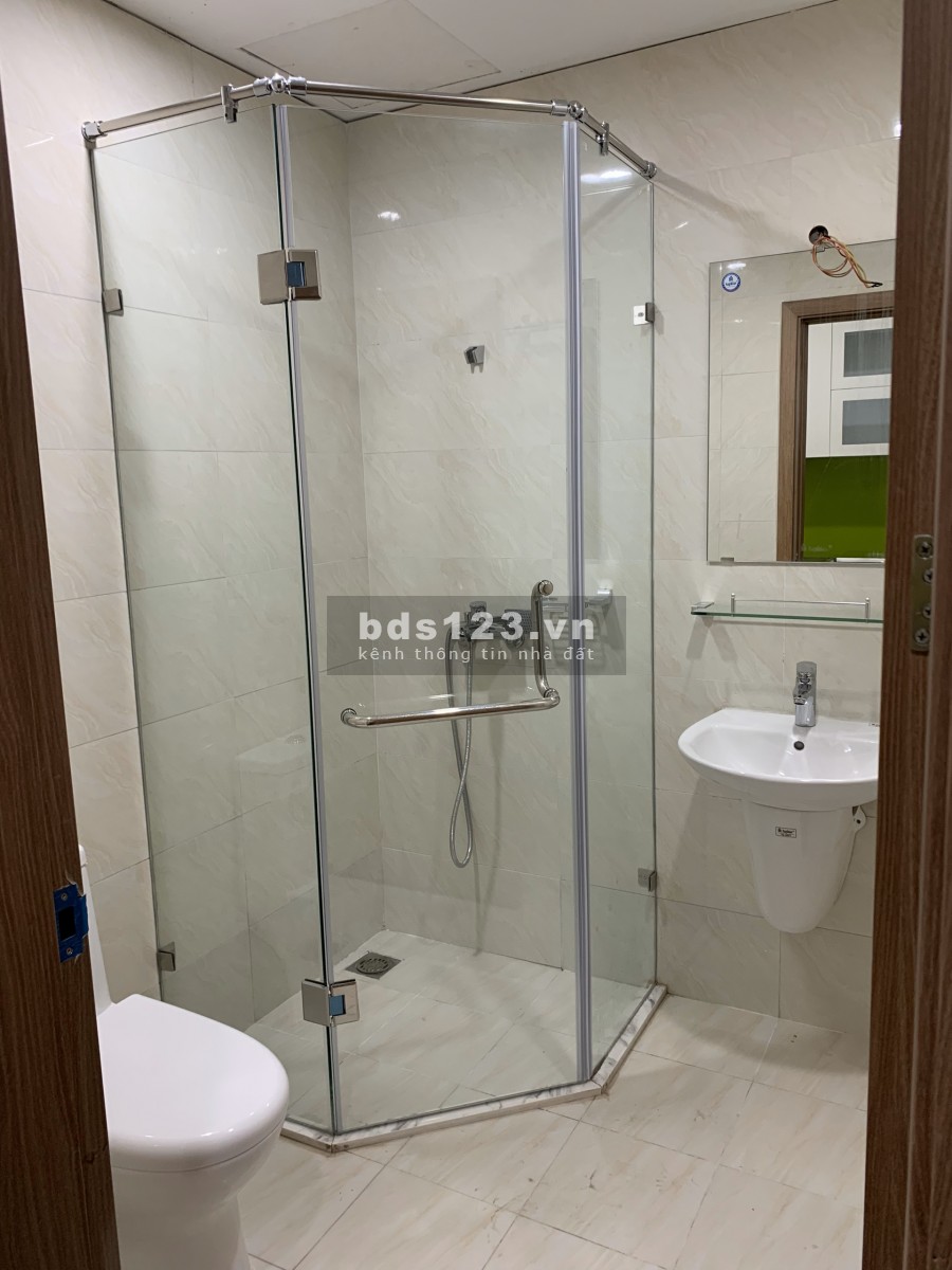 Bán gấp căn hộ studio 28m, giá 1.3 tỷ full NT tại Green Bay Mễ Trì, LH: 0352781220