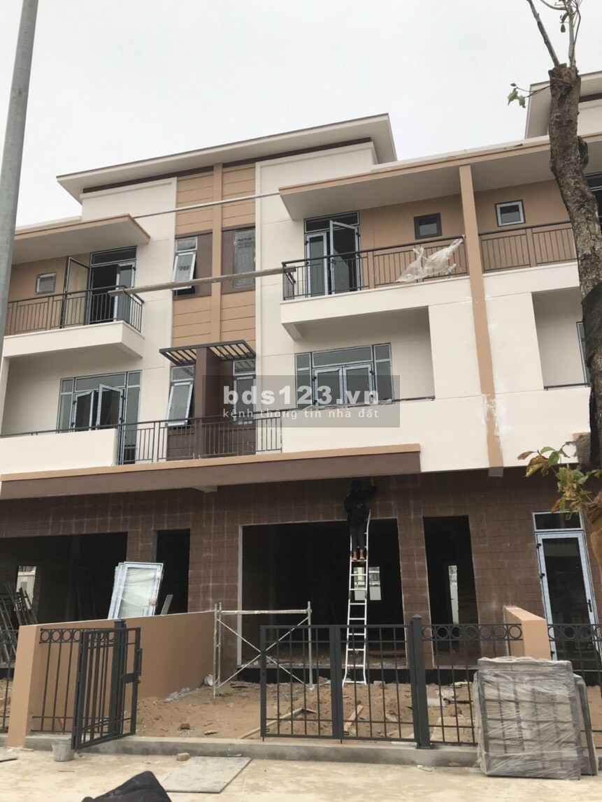 Đầu năm TRÚNG VÀNG, cả năm VẬN ĐỎ khi mua căn Shophouse 4 tầng đẳng cấp tại CENTA VSIP