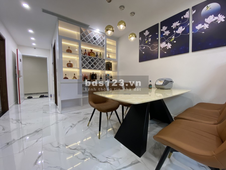 Bán Sunshine City 2PN S5 ban công Đông Nam view sân golf sửa đẹp -…