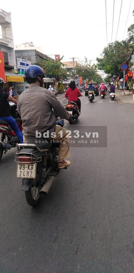 Bán nhà Huỳnh Tấn Phát dt 64m2, 1 trệt 1 lầu
