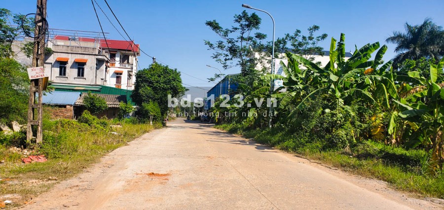 Đất giá rẻ nằm trên đường mặt đường Liên Xã